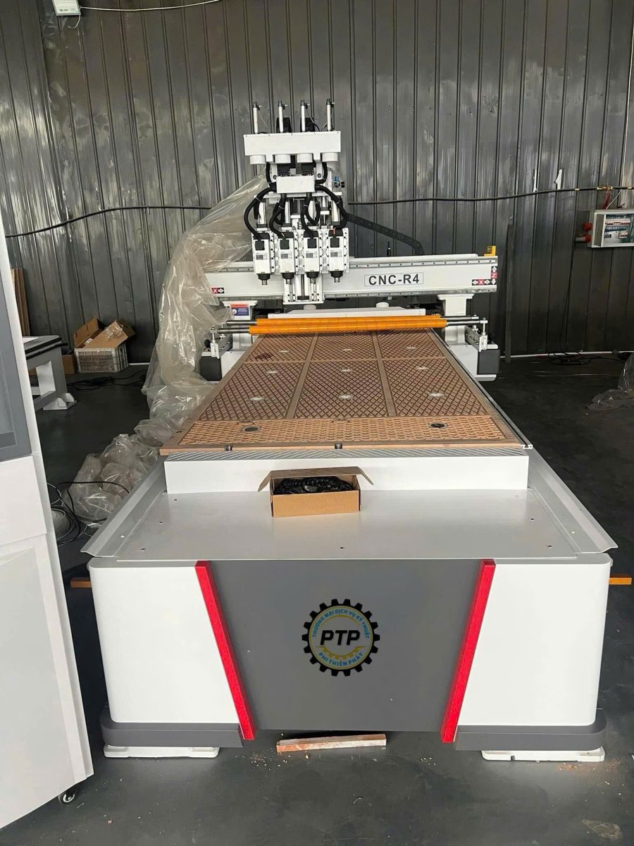 Máy CNC router 4 đầu