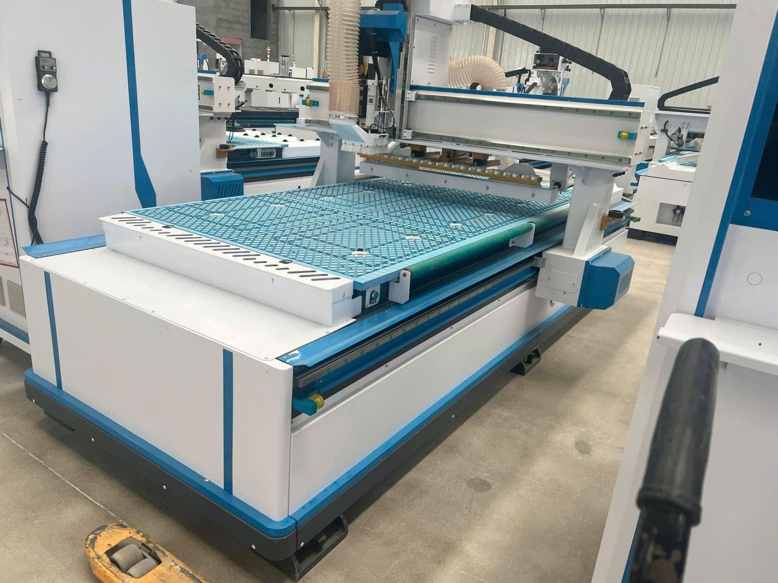 So sánh máy CNC thường và máy CNC hiệu suất cao